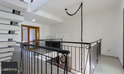Casa para Venda - 204m², 3 dormitórios, sendo 3 suites, 2 vagas - Espirito Santo