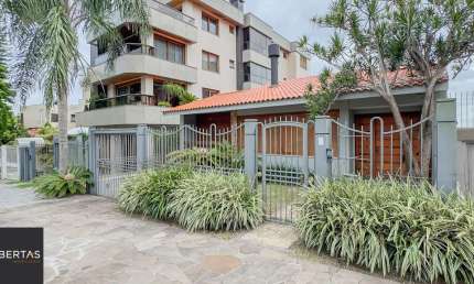 CASA CHACARA DAS PEDRAS 207 METROS , COMPLETAMENTE REFORMADA