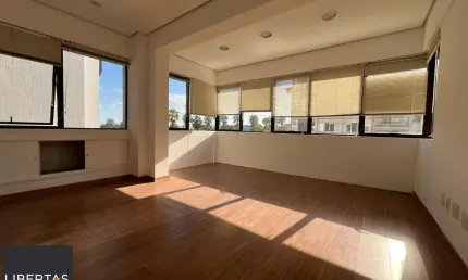 Sala comercial com uma vaga de garagem no bairro bom fim