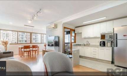 Apartamento de dois dormitórios localizado no bairro Passo da Areia em Porto Alegre/RS.