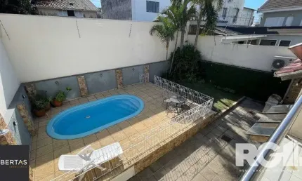 Casa com 4 quartos à venda na Rua Parque dos Nativos, 353, Vila Ipiranga, Porto Alegre
