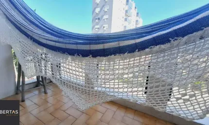 Apartamento  com sacada,  dois dormitórios e 1 vaga bairro petrópolis -  porto alegre /rs