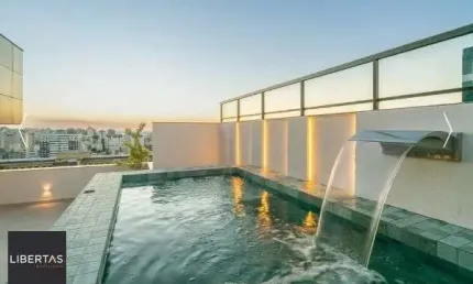Vende-se luxuosa cobertura com 270m²- 3 suítes, 3 vagas e piscina no auxiliadora