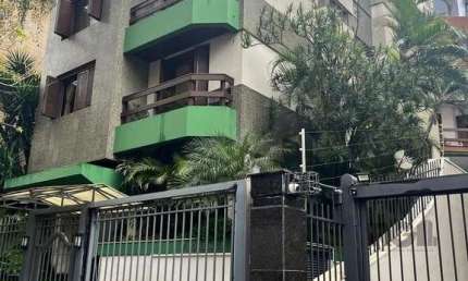 Cobertura para Comprar  com três dormitórios e uma suíte, duas vagas no bairro Petrópolis.