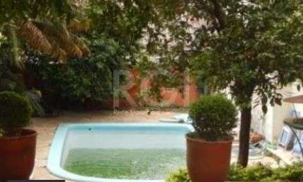 Casa de 4 quartos e 4 vagas para comprar no Bairro Mont Serrat