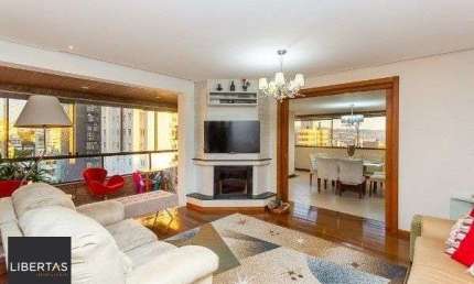 Vende-se luxuosa cobertura 329m² com 3 suítes e 3 vagas de garagem no Petrópolis