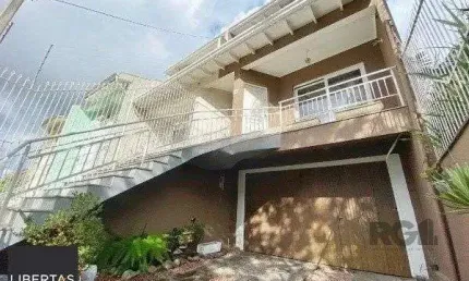 Vende-se belo sobrado com 3 quartos com suíte e 3 vagas cobertas - 182m² - Vila Ipiranga