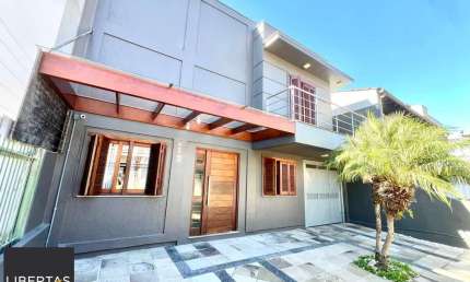 Casa com 3 quartos à venda na Rua Alfredo Varela, 212, Teresópolis, Porto Alegre