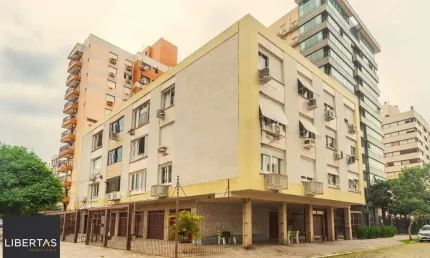 Apartamento de 3 quartos 1 vaga de garagem no bairro Menino Deus em Porto Alegre