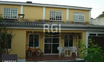 Casa para Venda - 150m², 4 dormitórios, sendo 2 suites, 6 vagas - Imperial Parque