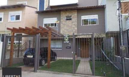Casa para Venda - 270m², 3 dormitórios, sendo 1 suites, 2 vagas - Guarujá