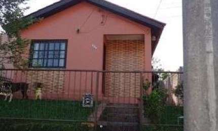Casa em Porto Alegre, no bairro Espírito Santo, com 2 dormitório(s), e 2 banheiros, à venda.