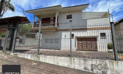 Casa Condominio para Venda - 197m², 3 dormitórios, sendo 1 suites, 2 vagas - Tristeza