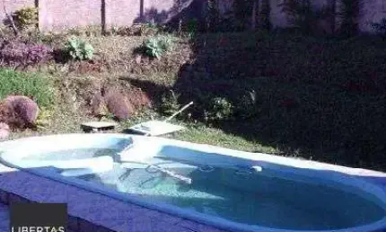 Casa em Porto Alegre, no bairro Jardim Isabel, com 4 dormitório(s), à venda.