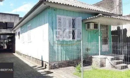 Casa para Venda - 500m², 3 dormitórios, 6 vagas - Tristeza