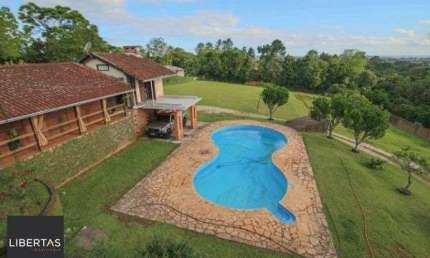 Sítio para Venda - 700m², 4 dormitórios, 3 vagas - Hípica
