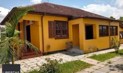 Casa para Venda - 100m², 2 dormitórios, 8 vagas - Guarujá
