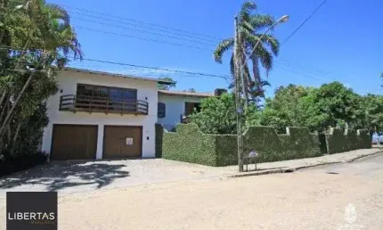 Casa para Venda - 200m², 3 dormitórios, sendo 1 suites, 4 vagas - Ipanema