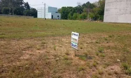 Terreno em Porto Alegre, no bairro Hípica, à venda.