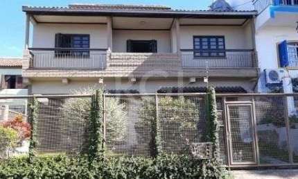 Sobrado para Venda - 246.69m², 3 dormitórios, sendo 1 suites, 2 vagas - Vila Nova