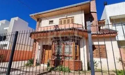 Casa para Venda - 239m², 5 dormitórios, sendo 1 suites, 4 vagas - Hípica
