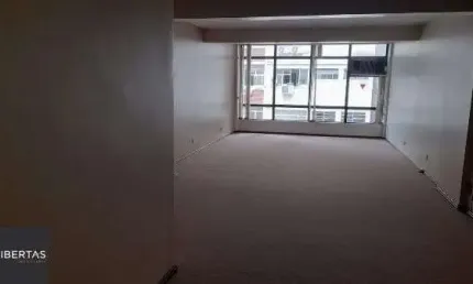 Conjunto/Sala em Porto Alegre, no bairro Centro Histórico, à venda.
