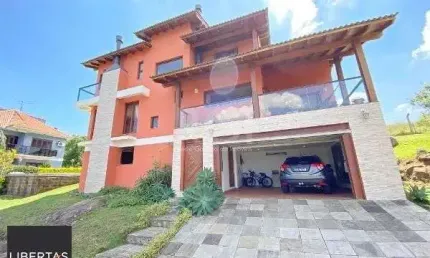Casa Condominio em Porto Alegre, no bairro Glória, com 3 dormitório(s), e 3 banheiros, à venda.