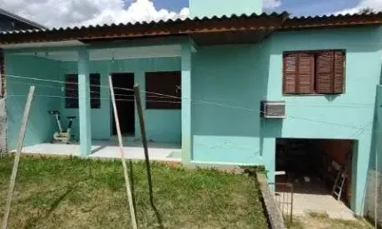 Casa em Porto Alegre, no bairro Campo Novo, com 2 dormitório(s), e 2 banheiros, à venda.
