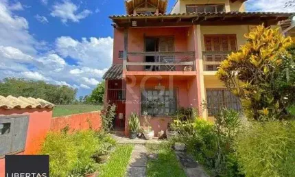 Casa em Porto Alegre, no bairro Hípica, com 2 dormitório(s), e 2 banheiros, à venda.