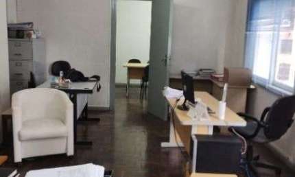 Conjunto/Sala em Porto Alegre, no bairro Centro Histórico, e 0 banheiros, à venda.