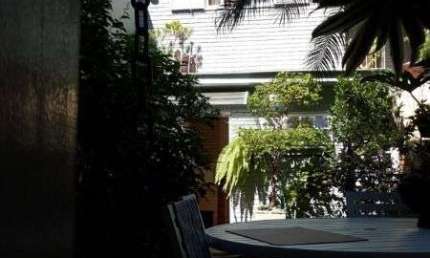 Sobrado em Porto Alegre, no bairro Hípica, com 3 dormitório(s), e 3 banheiros, à venda.