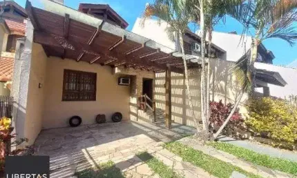 Casa em porto alegre, no bairro ipanema, com 3 dormitório(s), e 3 banheiros, à venda.