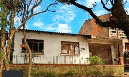 Casa em Porto Alegre, no bairro Cavalhada, com 3 dormitório(s), e 3 banheiros, à venda.