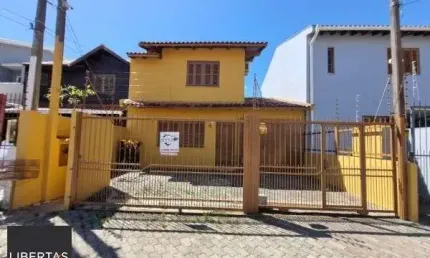 Sobrado em porto alegre, no bairro vila nova, com 3 dormitório(s), e 3 banheiros, à venda.
