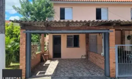 Sobrado em Porto Alegre, no bairro Vila Nova, com 2 dormitório(s), e 2 banheiros, à venda.
