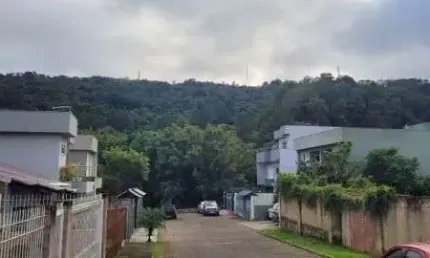 Terreno em Porto Alegre, no bairro Vila Nova, à venda.