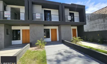 Casa em Porto Alegre, no bairro Aberta dos Morros, com 3 dormitório(s), e 3 banheiros, à venda.
