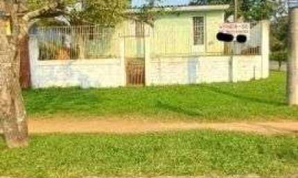 Casa em Porto Alegre, no bairro Espírito Santo, com 2 dormitório(s), à venda.