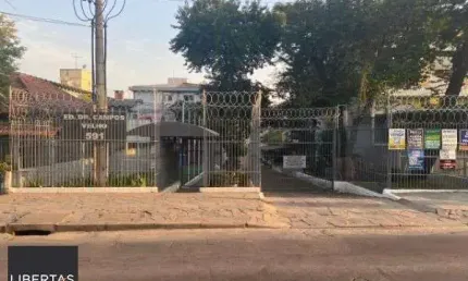 Apartamento em Porto Alegre, no bairro Cristal, com 3 dormitório(s), e 3 banheiros, à venda.