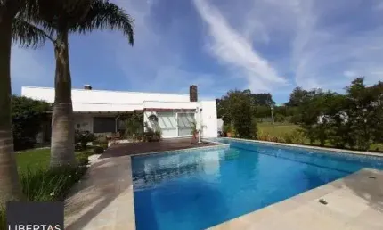 Casa Condominio em Porto Alegre, no bairro Belém Novo, com 3 dormitório(s), e 3 banheiros, à venda.