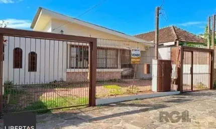 Casa em porto alegre, no bairro ipanema, com 4 dormitório(s), e 4 banheiros, à venda.