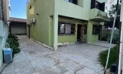 Casa com 6 quartos à venda na Rua Inhanduí, 193, Cristal, Porto Alegre
