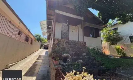 Casa com 3 quartos à venda na Rua Camaquã, 454, Camaquã, Porto Alegre