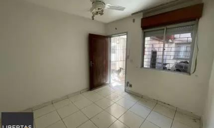 Apartamento térreo com 2 dormitórios no Bairro Parque dos Maias