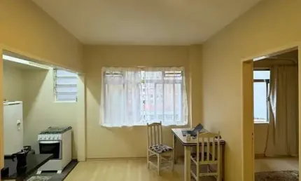 Apartamento 1 dormitório com 43 m² no centro histórico