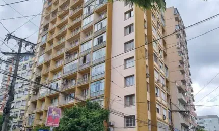 Amplo apartamento, em localização privilegiada no bom fim.