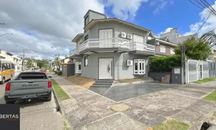 Casa com 3 quartos à venda na Rua Ivo Walter Kern, 300, Hípica, Porto Alegre
