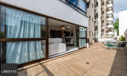 Apartamento garden com 2 suítes, pátio amplo e 2 vagas em localização valorizada