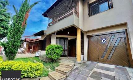 Casa semi-mobiliada com 3 suítes e amplo salão de festas no Cristo Redentor