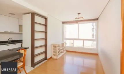 Apartamento com 1 dormitório e 1 vaga de garagem no Bairro petrópolis